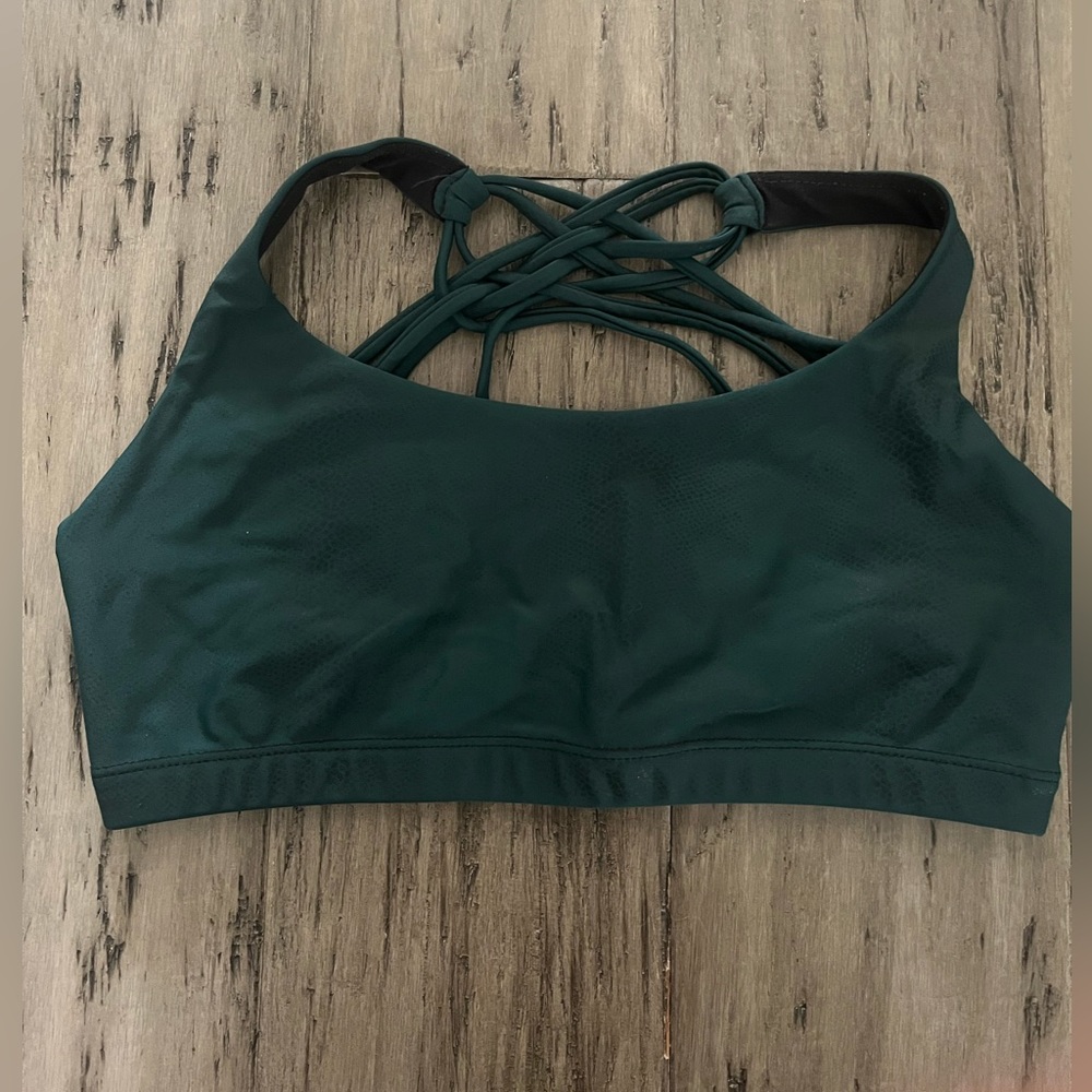 Onzie Chic Sports Bra in Venom Size Small